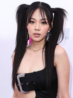 Güney Koreli şarkıcı ve söz yazarı BIBI (Kim Hyung-seo), 4 Haziran 2022 'de Carson, Los Angeles, Kaliforniya' da düzenlenen Wango Radyosu 'na katılmaktadır..