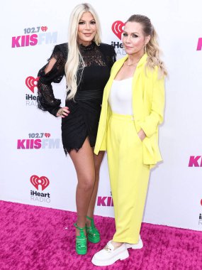 Tori Spelling ve Jennie Garth, 4 Haziran 2022 'de Carson, Los Angeles, Kaliforniya' da düzenlenen Wango Radyosu 'na katıldılar.. 