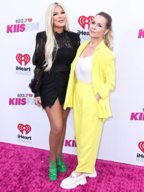 Tori Spelling ve Jennie Garth, 4 Haziran 2022 'de Carson, Los Angeles, Kaliforniya' da düzenlenen Wango Radyosu 'na katıldılar.. 