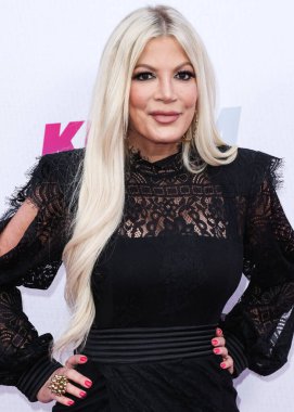 Amerikalı aktris Tori Spelling, 4 Haziran 2022 'de Carson, Los Angeles, Kaliforniya' da düzenlenen Wango Radyosu 2022 tarihli Onur Sağlık Spor Parkı 'na katılmaktadır..