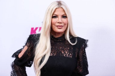 Amerikalı aktris Tori Spelling, 4 Haziran 2022 'de Carson, Los Angeles, Kaliforniya' da düzenlenen Wango Radyosu 2022 tarihli Onur Sağlık Spor Parkı 'na katılmaktadır..