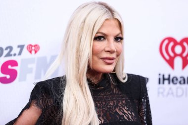 Amerikalı aktris Tori Spelling, 4 Haziran 2022 'de Carson, Los Angeles, Kaliforniya' da düzenlenen Wango Radyosu 2022 tarihli Onur Sağlık Spor Parkı 'na katılmaktadır..
