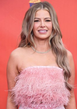 5 Haziran 'da yayınlanan bu resimde, Amerikalı aktris Ariana Madix 2022 MTV Film ve TV Ödülleri' ne ulaştı: Santa Monica, Los Angeles, Kaliforniya, ABD 'deki Barker Hangar' da UNSCRIPTED. 