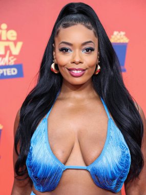 5 Haziran 'da yayınlanan bu resimde, Chasity Saunders 2022 MTV Film ve TV Ödülleri' ne ulaşır: Santa Monica, Los Angeles, Kaliforniya, ABD 'deki Barker Hangar' da UNSCRIPTED