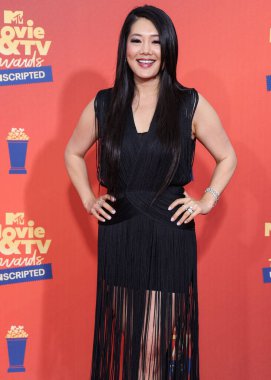 5 Haziran 'da yayınlanan bu resimde, Görsel Sanatçı Crystal Kung Minkoff 2022 MTV Film ve TV Ödülleri' ne ulaştı: Santa Monica, Los Angeles, Kaliforniya, ABD 'deki Barker Hangar' da UNSCRIPTED. 