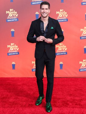 5 Haziran 'da yayınlanan bu resimde Dom Fenison 2022 MTV Film ve TV Ödülleri' ne ulaşır: Santa Monica, Los Angeles, Kaliforniya, ABD 'deki Barker Hangar' da UNSCRIPTED.