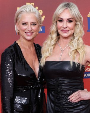5 Haziran 'da yayınlanan bu resimde Dorinda Medley ve Taylor Armstrong 2022 MTV Film ve TV Ödülleri' ne geldiler: Santa Monica, Los Angeles, Kaliforniya, ABD 'deki Barker Hangar' da UNSCRIPTED. 