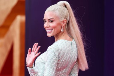 5 Haziran 'da yayınlanan bu resimde, Amerikalı aktris Heather Rae Young El Moussa 2022 MTV Film ve TV Ödülleri' ne geliyor: Santa Monica, Los Angeles, Kaliforniya 'daki The Barker Hangar' da UNSCRIPTED. 