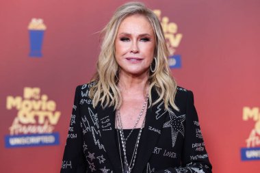 5 Haziran 'da yayınlanan bu resimde, Amerikalı moda tasarımcısı Kathy Hilton 2022 MTV Film ve TV Ödülleri' ne ulaştı: Santa Monica, Los Angeles, Kaliforniya, ABD 'deki Barker Hangar' da UNSCRIPTED.