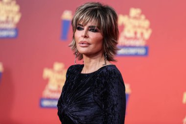 5 Haziran 'da yayınlanan bu resimde, Amerikalı aktris Lisa Rinna 2022 MTV Film ve TV Ödülleri' ne ulaştı: Santa Monica, Los Angeles, Kaliforniya, ABD 'deki Barker Hangar' da UNSCRIPTED. 