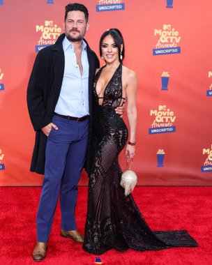 5 Haziran 'da yayınlanan bu resimde, Tom Fraud ve kız arkadaşı Vanessa Villela 2022 MTV Film ve TV Ödülleri' ne geldiler: Santa Monica, Los Angeles, Kaliforniya, ABD 'deki Barker Hangar' da UNSCRIPTED.