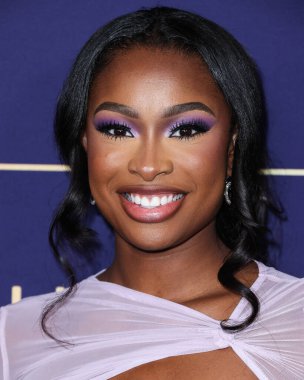 Amerikalı şarkıcı / aktris Coco Jones, NBCUniversal 'in' Bel-Air 'etkinliğine 24 Mayıs 2022' de Hollywood, Los Angeles, Kaliforniya, ABD 'deki NBCU FYC House' a geldi.. 