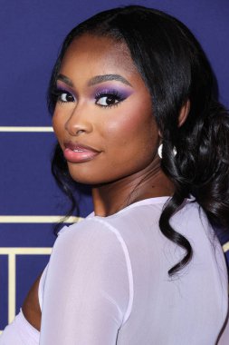 Amerikalı şarkıcı / aktris Coco Jones, NBCUniversal 'in' Bel-Air 'etkinliğine 24 Mayıs 2022' de Hollywood, Los Angeles, Kaliforniya, ABD 'deki NBCU FYC House' a geldi.. 