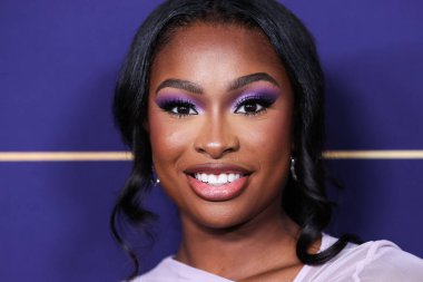 Amerikalı şarkıcı / aktris Coco Jones, NBCUniversal 'in' Bel-Air 'etkinliğine 24 Mayıs 2022' de Hollywood, Los Angeles, Kaliforniya, ABD 'deki NBCU FYC House' a geldi.. 