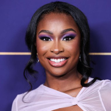 Amerikalı şarkıcı / aktris Coco Jones, NBCUniversal 'in' Bel-Air 'etkinliğine 24 Mayıs 2022' de Hollywood, Los Angeles, Kaliforniya, ABD 'deki NBCU FYC House' a geldi.. 