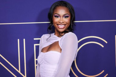 Amerikalı şarkıcı / aktris Coco Jones, NBCUniversal 'in' Bel-Air 'etkinliğine 24 Mayıs 2022' de Hollywood, Los Angeles, Kaliforniya, ABD 'deki NBCU FYC House' a geldi..
