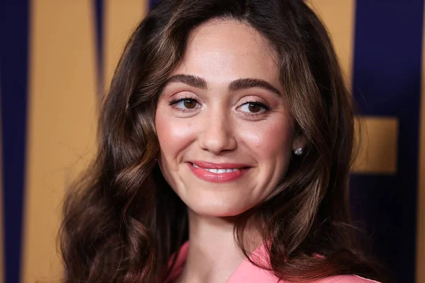 Actriz Estadounidense Emmy Rossum Llega Evento Fyc Nbcuniversal Para Angelyne — Foto de Stock