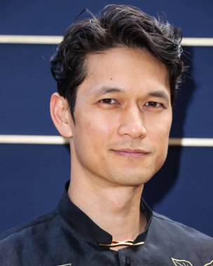 Kosta Rika asıllı Amerikalı aktör Harry Shum Jr., Gold House 'un 2022 tarihli açılış galasına geldi: 21 Mayıs 2022' de Vibiana 'da düzenlenen Yeni Altın Çağ, ABD' nin Los Angeles şehrinde gerçekleşti..