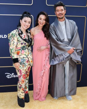 Sherry Cola, Michelle Yeoh ve Destin Daniel Cretton, Gold House 'un 2022 tarihli açılış galasına geldiler: 21 Mayıs 2022' de Vibiana 'da düzenlenen Yeni Altın Çağ, Los Angeles, Kaliforniya, ABD.