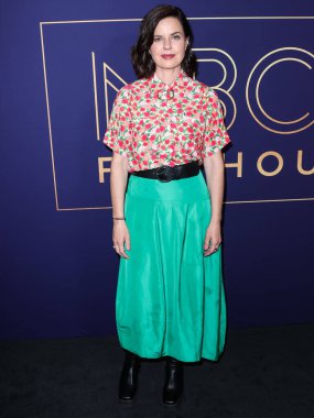 Senarist Meredith Scardino, 19 Mayıs 2022 'de Hollywood, Los Angeles, Kaliforniya, ABD' deki NBCU FYC binasında düzenlenen 'Girls5eva' için NBCUniversal 'in FYC etkinliğine geldi..