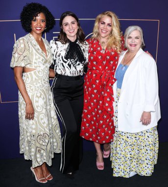 Rene Elise Goldsberry (Renee Elise Goldsberry), Sara Bareilles, Yoğun Philipps ve Paula Pell 19 Mayıs 2022 'de Hollywood, Los Angeles, Kaliforniya, ABD' deki NBCU FYC binasında düzenlenen 'Girls5eva' için NBCUniversal 'in FYC etkinliğine geldiler.. 