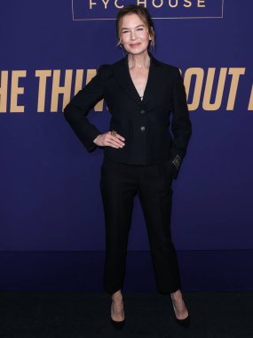 Amerikalı aktris Rene Zellweger (Renee Zellweger), 18 Mayıs 2022 'de NBCU FYC Binası' nda düzenlenen NBCUniversal 'in FYC etkinliğine katıldı..