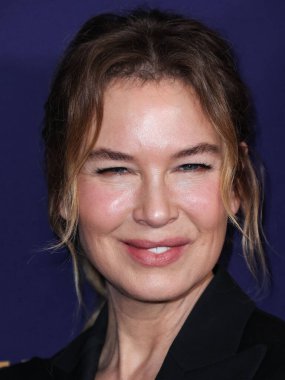 Amerikalı aktris Rene Zellweger (Renee Zellweger), 18 Mayıs 2022 'de NBCU FYC Binası' nda düzenlenen NBCUniversal 'in FYC etkinliğine katıldı..