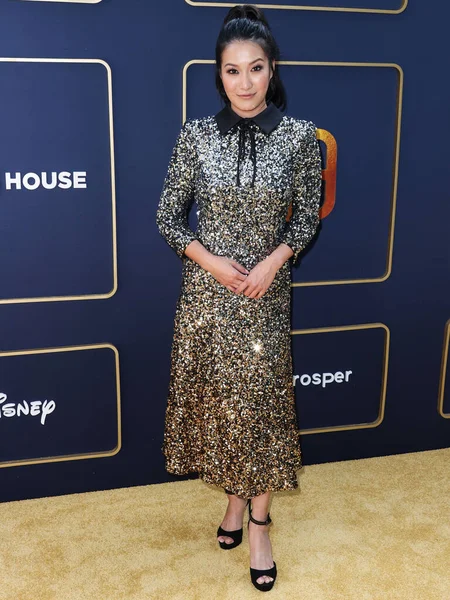 Chinesisch Amerikanische Schauspielerin Kara Wang Kommt Zur Gold House Inaugural — Stockfoto