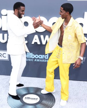 Diddy, Sean Combs ve Christian Combs, 15 Mayıs 2022 'de MGM Grand Garden Arena' da düzenlenen 2022 Billboard Müzik Ödülleri 'ne geldiler..
