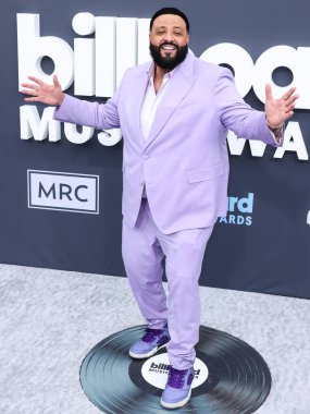 DJ Khaled (Khaled Mohammed Khaled), 15 Mayıs 2022 tarihinde Las Vegas, Nevada, ABD 'de düzenlenen MGM Grand Garden Arena' da düzenlenen 2022 Billboard Müzik Ödülleri 'ne ulaştı.. 