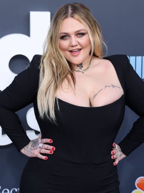 Amerikalı şarkıcı ve söz yazarı Elle King, 15 Mayıs 2022 'de MGM Grand Garden Arena' da düzenlenen 2022 Billboard Müzik Ödülleri 'ne geldi.. 