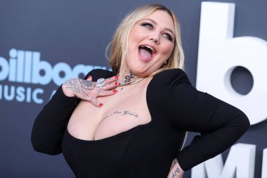 American singer-songwriter Elle King arrives at the 2022 Billboard Music Awards held at the MGM Grand Garden Arena on May 15, 2022 in Las Vegas, Nevada, United States. 