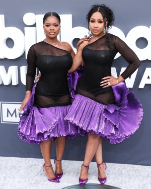 City Girls 'ten JT ve Yung Miami, 15 Mayıs 2022' de MGM Grand Garden Arena 'da düzenlenen 2022 Billboard Müzik Ödülleri' ne geldiler..