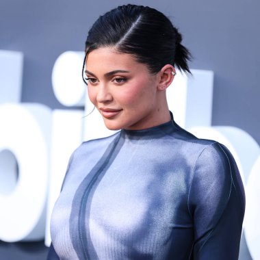 Balmain giyen Amerikalı model Kylie Jenner, 15 Mayıs 2022 'de MGM Grand Garden Arena' da düzenlenen 2022 Billboard Müzik Ödülleri 'ne ulaştı..