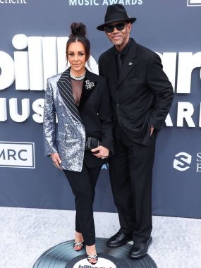 Lisa Padilla ve Jimmy Jam, 15 Mayıs 2022 'de MGM Grand Garden Arena' da düzenlenen 2022 Billboard Müzik Ödülleri 'ne geldiler..