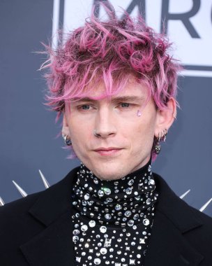 Makineli Tüfek Kelly (Colson Baker), 15 Mayıs 2022 tarihinde MGM Grand Garden Arena 'da düzenlenen 2022 Billboard Müzik Ödülleri' ne ulaştı.. 