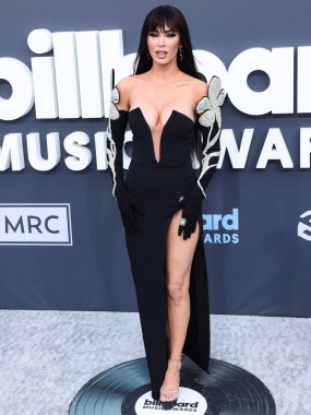 David Koma elbisesi giyen Amerikalı aktris Megan Fox, 15 Mayıs 2022 'de ABD' nin Las Vegas kentindeki MGM Grand Garden Arena 'da düzenlenen 2022 Billboard Müzik Ödülleri' ne geldi.