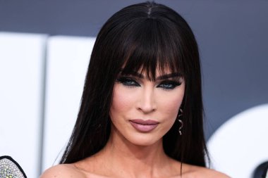 David Koma elbisesi giyen Amerikalı aktris Megan Fox, 15 Mayıs 2022 'de ABD' nin Las Vegas kentindeki MGM Grand Garden Arena 'da düzenlenen 2022 Billboard Müzik Ödülleri' ne geldi.