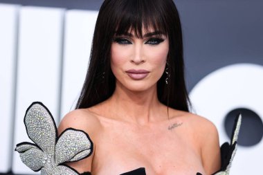 David Koma elbisesi giyen Amerikalı aktris Megan Fox, 15 Mayıs 2022 'de ABD' nin Las Vegas kentindeki MGM Grand Garden Arena 'da düzenlenen 2022 Billboard Müzik Ödülleri' ne geldi.
