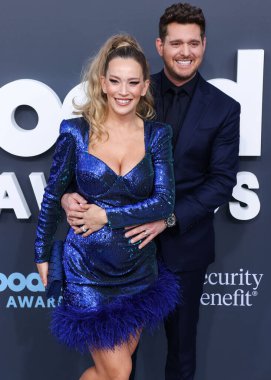 Michael Bubl (Michael Buble) ve Luisana Lopilato, 15 Mayıs 2022 'de MGM Grand Garden Arena' da düzenlenen 2022 Billboard Müzik Ödülleri 'ne geldiler.. 