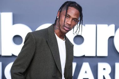 Amerikalı rapçi Travis Scott (Travi $Scott, Jacques Berman Webster II), 15 Mayıs 2022 'de MGM Grand Garden Arena' da düzenlenen 2022 Billboard Müzik Ödülleri 'ne ulaştı.. 