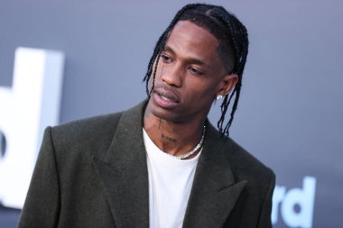 Amerikalı rapçi Travis Scott (Travi $Scott, Jacques Berman Webster II), 15 Mayıs 2022 'de MGM Grand Garden Arena' da düzenlenen 2022 Billboard Müzik Ödülleri 'ne ulaştı.. 