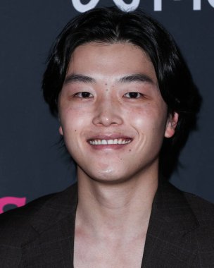 Amerikalı buz dansçısı Alex Shibutani, 12 Mayıs 2022 'de Beverly Hills, Los Angeles, Kaliforniya, ABD' deki Hearst Estate 'te düzenlenen Rolling Stone ve Meta Açılış Töreni Yaratıcıları Sayısı' na ulaştı.. 