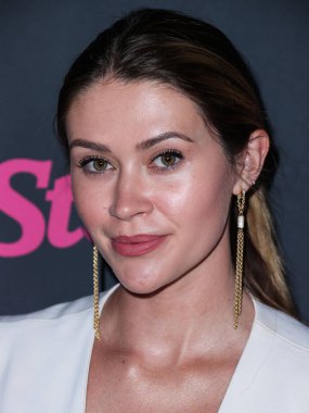 Amerikan televizyon karakteri Caelynn Miller-Keyes, 12 Mayıs 2022 'de Beverly Hills, Los Angeles, Kaliforniya, ABD' deki Hearst Estate 'te düzenlenen Rolling Stone ve Meta Açılış Töreni Yaratıcıları Sayısı' na ulaştı.. 
