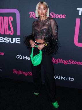 Model Roz, 12 Mayıs 2022 'de Beverly Hills, Los Angeles, Kaliforniya, ABD' deki Hearst Estate 'te düzenlenen Rolling Stone ve Meta Açılış Yaratıcıları Sayısı Kutlaması' na geliyor..