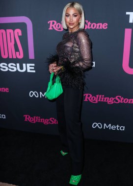 Model Roz, 12 Mayıs 2022 'de Beverly Hills, Los Angeles, Kaliforniya, ABD' deki Hearst Estate 'te düzenlenen Rolling Stone ve Meta Açılış Yaratıcıları Sayısı Kutlaması' na geliyor..