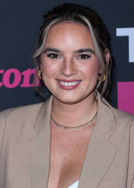 Natalie Noel Mariduena, 12 Mayıs 2022 'de Beverly Hills, Los Angeles, Kaliforniya, ABD' deki Hearst Estate 'te düzenlenen Rolling Stone ve Meta Açılış Töreni Yaratıcıları Sayısı' na ulaşır..