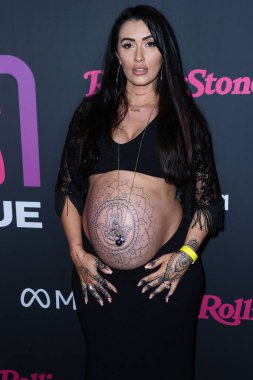 Rania Nasreen White, 12 Mayıs 2022 'de Beverly Hills, Los Angeles, Kaliforniya, ABD' deki Hearst Estate 'te düzenlenen Rolling Stone ve Meta Açılış Töreni Yaratıcıları Sayısı' na ulaşır..