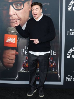 Kanadalı aktör Mike Myers, 4 Mayıs 2022 'de Hollywood, Los Angeles, Kaliforniya, ABD' deki Liaison Restaurant + Lounge 'da düzenlenen Netflix' in 'The Pentaverate' adlı partisine geldi..