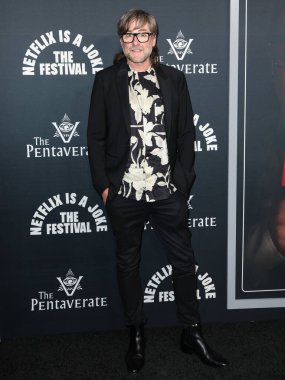 Tim Kirby, Netflix 'in Liaison Restoran + Lounge' daki 'The Pentaverate' partisine 4 Mayıs 2022 'de Hollywood, Los Angeles, Kaliforniya, ABD' de geldi.. 